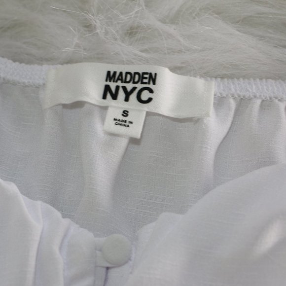 Madden NYC White Flutter Sleeve Button Front Top - Size Small, NWT - Picture 3 of 8